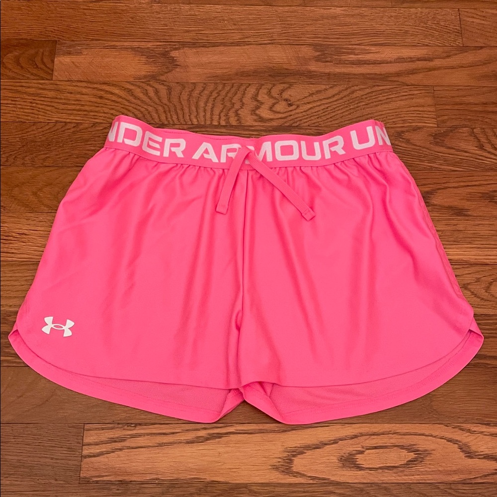 Under Armour Heatgear loose fit girls hot pink athletic shorts, large